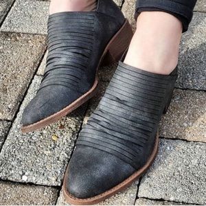 Coconuts by Matisse Booties